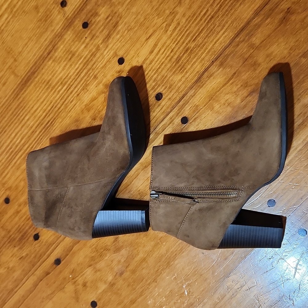 Cole Haan suede Chesney bootie - size 8B